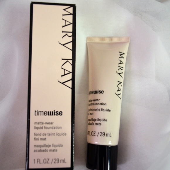 MARY KAY Timewise Matte-wear Liquid Foundation - Picture 1 of 3
